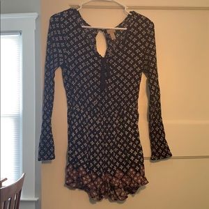 Size Woman’s XS Long Sleeve Romper